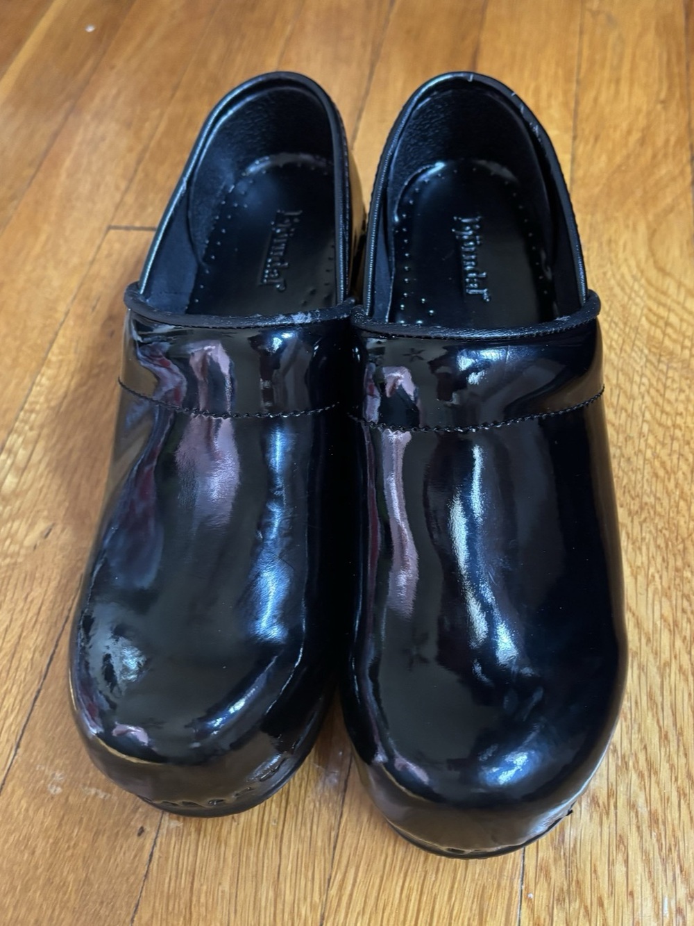 Bjorndal Ally Black Patent Leather Slip-On Comfort Clogs. Women US 8 M - NEW!!